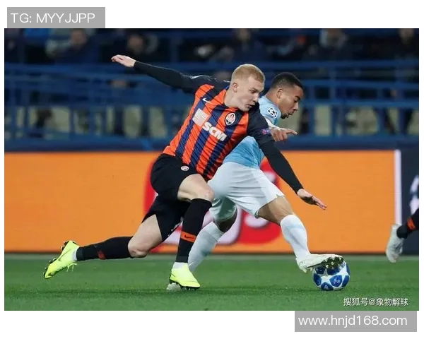 墨尔本胜利与西方联的激烈对决展现足球魅力与团队精神 墨尔本胜利与西方联的激烈对决展现足球魅力与团队精神