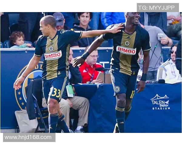 费城与芝加哥对决赛果揭晓精彩瞬间回顾与分析 费城与芝加哥对决赛果揭晓精彩瞬间回顾与分析